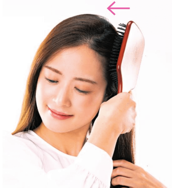 쿠션감 있는 넓은 면적의 빗 쿠션감 있는 넓은 면적의 빗